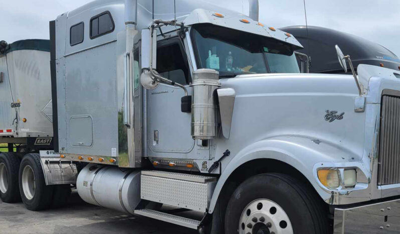 2007 INTERNATIONAL 9900i W/72″ SLEEPER full