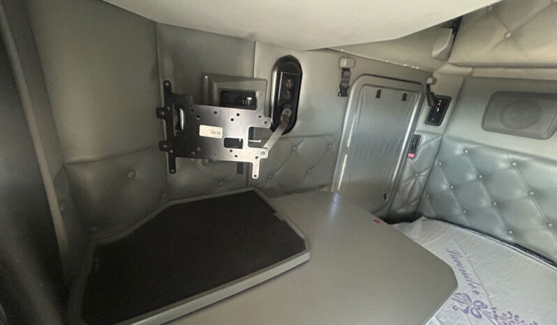 2014 KENWORTH T680 W/ 221K MILES ON CERTIFIED OVERHAUL full