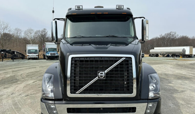 2008 VOLVO VNL64T730 W/ZERO MILES ON REMAN ENGINE full