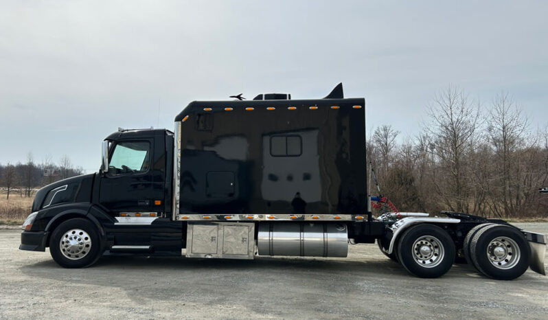 2008 VOLVO VNL64T730 W/ZERO MILES ON REMAN ENGINE full