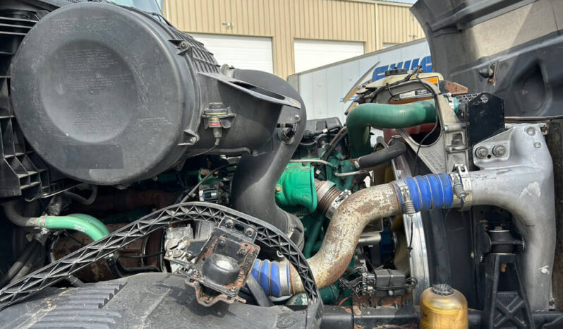 2008 VOLVO VNL64T730 W/ZERO MILES ON REMAN ENGINE full