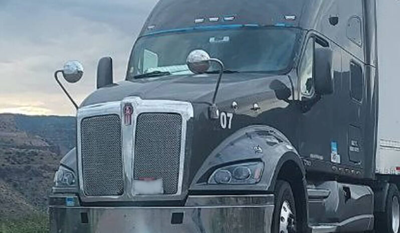 2013 KENWORTH T700 W/SLEEPER & 1999 WABASH TRAILER full