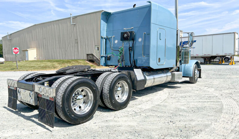2006 PETERBILT 379 W/70″ SLEEPER full