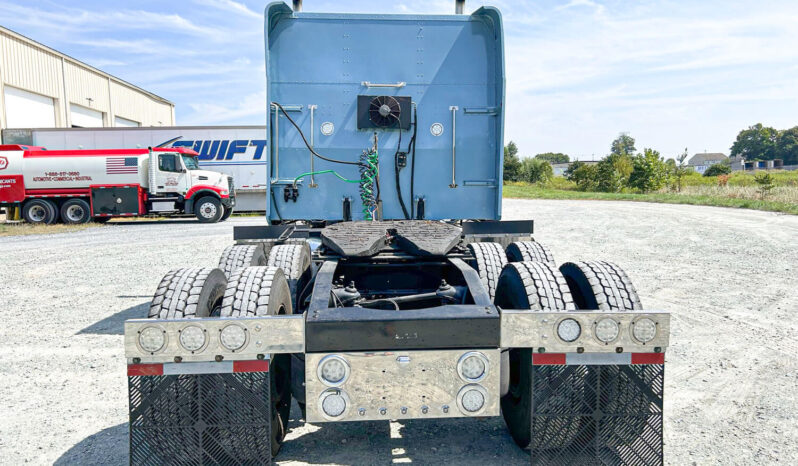 2006 PETERBILT 379 W/70″ SLEEPER full