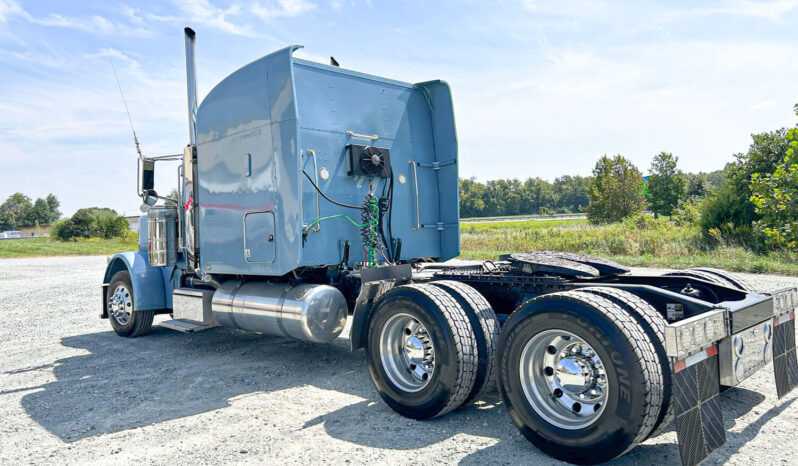 2006 PETERBILT 379 W/70″ SLEEPER full