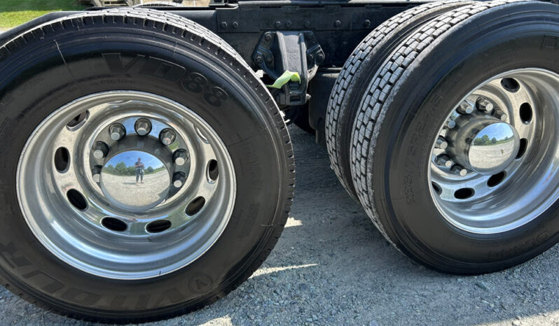 2007 PETERBILT 379 W/29K MILES ON CERTIFIED ENGINE OVERHAUL full