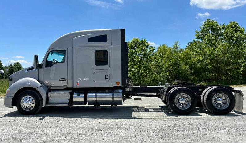 2018 KENWORTH T680 W/135K ON OVERHAUL full