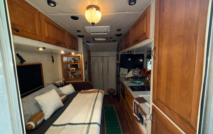 2013 KENWORTH T660 W/266K ON CERTIFIED CUMMINS OVERHAUL full