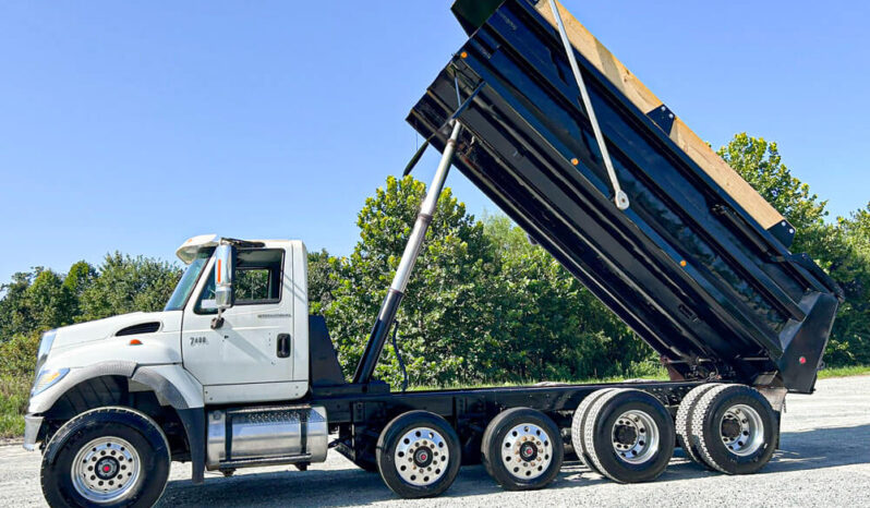 2006 INTERNATIONAL WORKSTAR 7600 QUAD-AXLE DUMP W/ NEW ZERO MILES CRATE CUMMINS ENGINE full