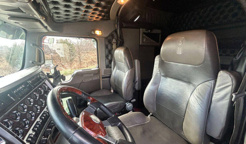 2019 KENWORTH W900L W/136K ON CERTIFIED OVERHAUL full
