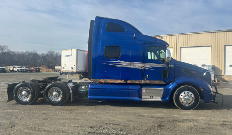 2016 PETERBILT 587 W/44K MILES ON CERTIFIED OVERHAUL full