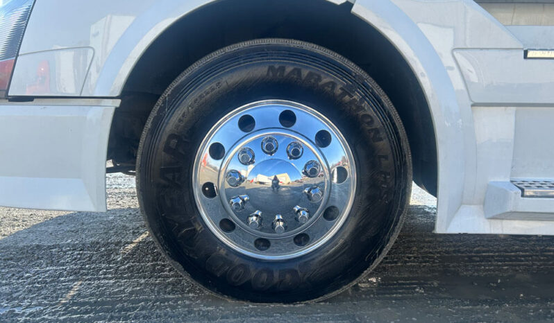 2014 VOLVO VNL670 W/101K MILES ON OVERHAUL full