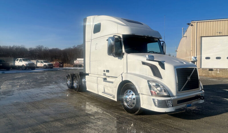 2014 VOLVO VNL670 W/101K MILES ON OVERHAUL full