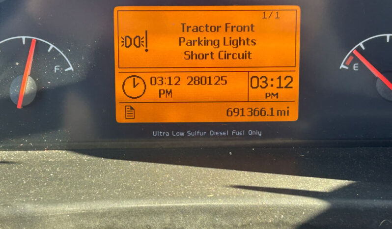 2014 VOLVO VNL670 W/101K MILES ON OVERHAUL full