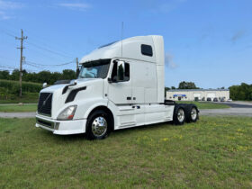 2013 VOLVO VNL860 W/ 70K MILES ON CERTIFIED OVERHAUL