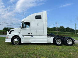 2013 VOLVO VNL860 W/ 70K MILES ON CERTIFIED OVERHAUL full