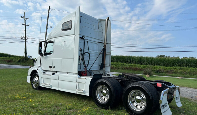 2013 VOLVO VNL860 W/ 70K MILES ON CERTIFIED OVERHAUL full