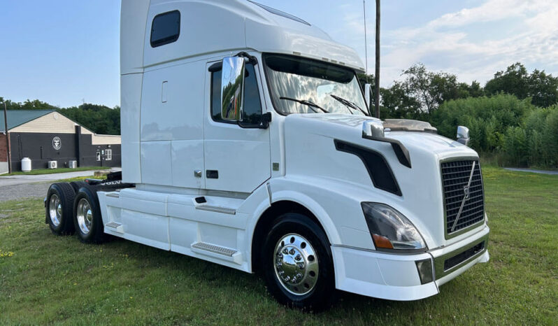 2013 VOLVO VNL860 W/ 70K MILES ON CERTIFIED OVERHAUL full