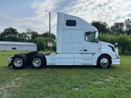 2013 VOLVO VNL860 W/ 70K MILES ON CERTIFIED OVERHAUL full