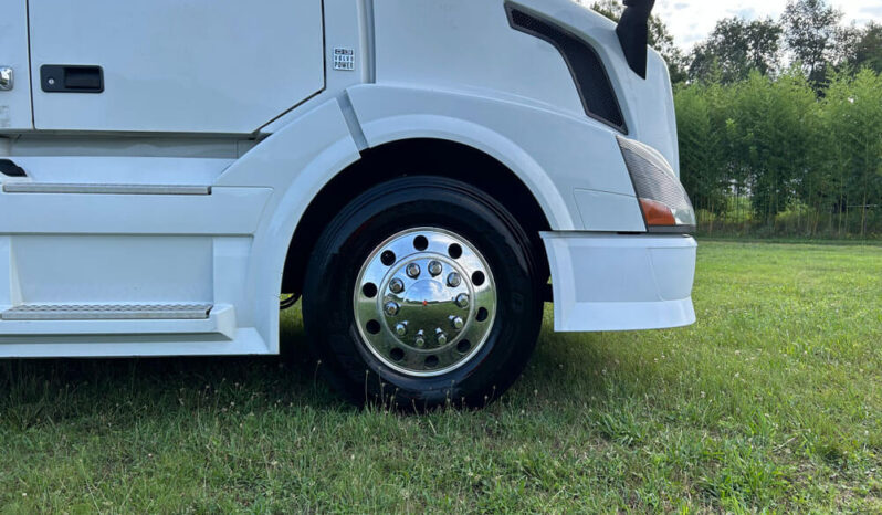 2013 VOLVO VNL860 W/ 70K MILES ON CERTIFIED OVERHAUL full