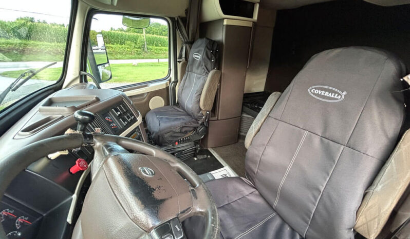 2013 VOLVO VNL860 W/ 70K MILES ON CERTIFIED OVERHAUL full