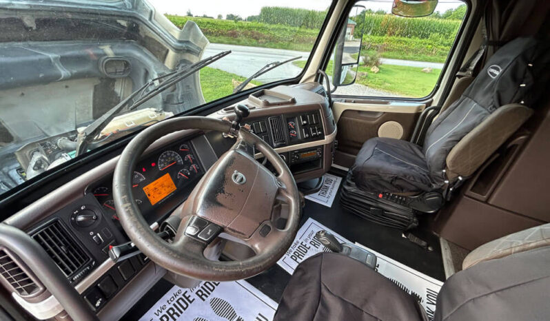 2013 VOLVO VNL860 W/ 70K MILES ON CERTIFIED OVERHAUL full