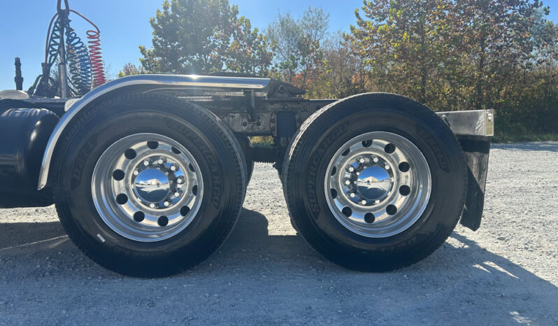 2003 PETERBILT 379 DAY CAB – BIG 500 HP WITH 70K ON CERTIFIED OVERHAUL full