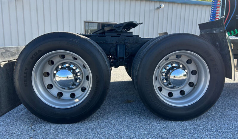 2005 PETERBILT 379EXHD W/81K MILES ON CERTIFIED OVERHAUL full