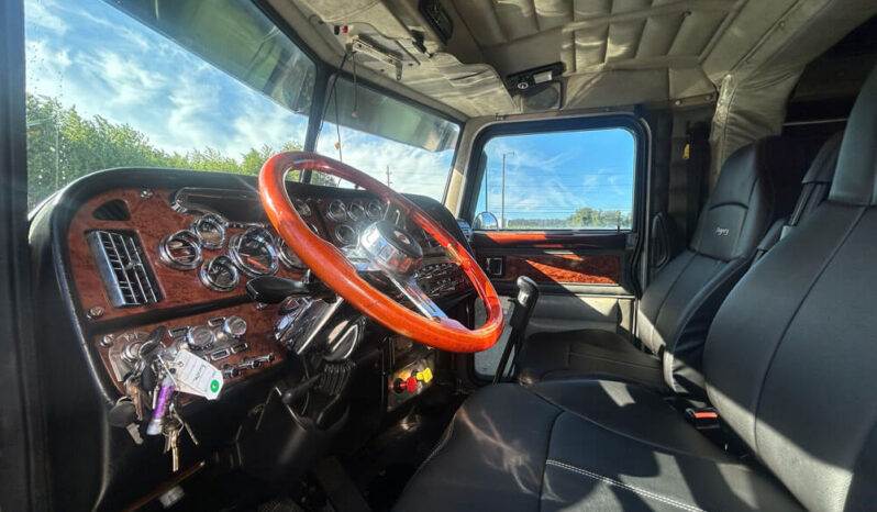 2005 PETERBILT 379EXHD W/81K MILES ON CERTIFIED OVERHAUL full