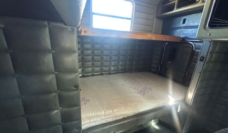 2005 PETERBILT 379EXHD W/81K MILES ON CERTIFIED OVERHAUL full