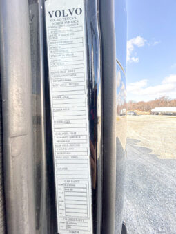 2017 VOLVO VNL780 w/ 77” DBL BUNK,ONLY 107K MILES ON RECON CUMMINS ENGINE full