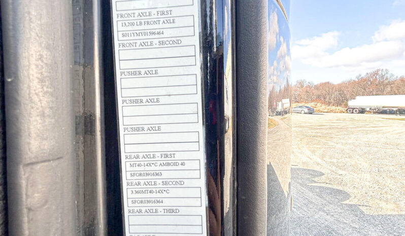 2017 VOLVO VNL780 w/ 77” DBL BUNK,ONLY 107K MILES ON RECON CUMMINS ENGINE full