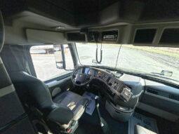 2017 VOLVO VNL780 w/ 77” DBL BUNK,ONLY 107K MILES ON RECON CUMMINS ENGINE full