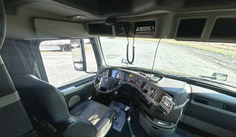 2017 VOLVO VNL780 w/ 77” DBL BUNK,ONLY 107K MILES ON RECON CUMMINS ENGINE full