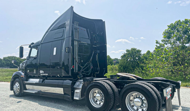 2018 WESTERN STAR 5700EX WITH 82″ RAISED ROOF STRATOSPHERE SLEEPER full