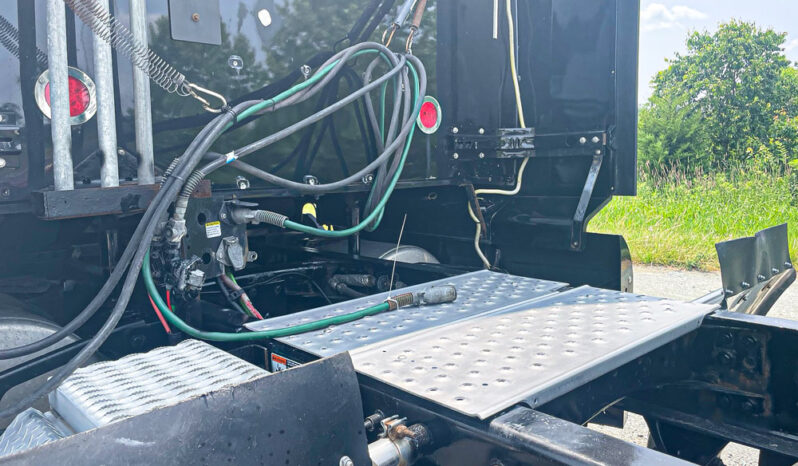 2018 WESTERN STAR 5700EX WITH 82″ RAISED ROOF STRATOSPHERE SLEEPER full