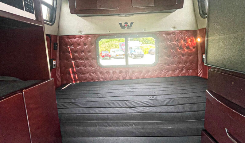 2018 WESTERN STAR 5700EX WITH 82″ RAISED ROOF STRATOSPHERE SLEEPER full