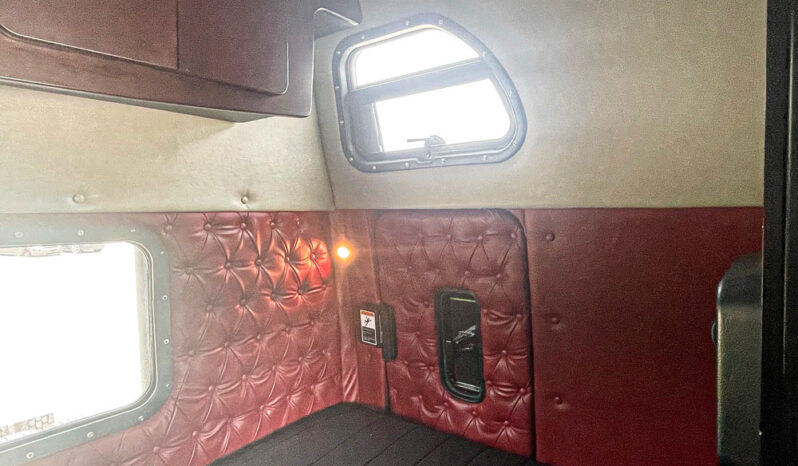 2018 WESTERN STAR 5700EX WITH 82″ RAISED ROOF STRATOSPHERE SLEEPER full