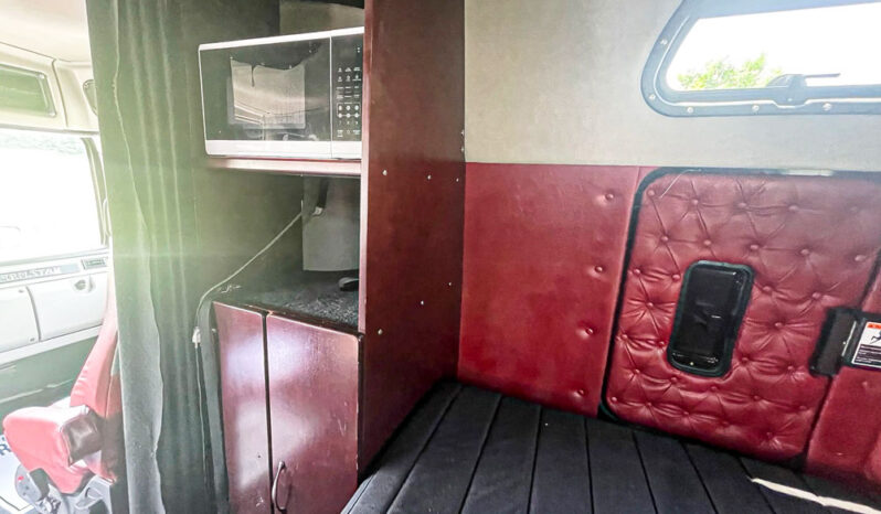 2018 WESTERN STAR 5700EX WITH 82″ RAISED ROOF STRATOSPHERE SLEEPER full