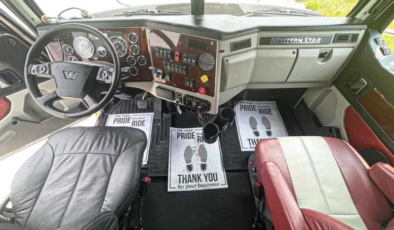 2018 WESTERN STAR 5700EX WITH 82″ RAISED ROOF STRATOSPHERE SLEEPER full
