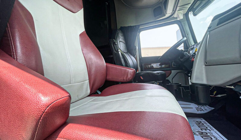 2018 WESTERN STAR 5700EX WITH 82″ RAISED ROOF STRATOSPHERE SLEEPER full