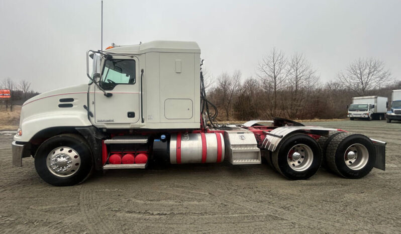 2015 MACK CXU613 W/ONLY 198K MILES full