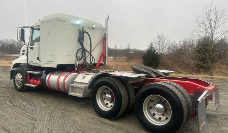 2015 MACK CXU613 W/ONLY 198K MILES full