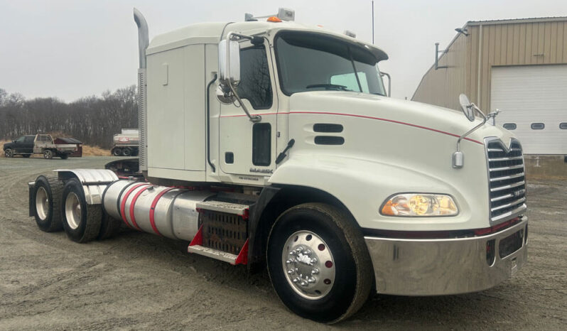 2015 MACK CXU613 W/ONLY 198K MILES full