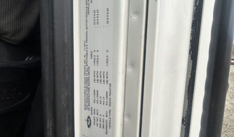 2015 MACK CXU613 W/ONLY 198K MILES full