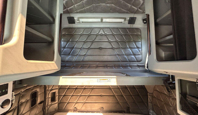 2006 FREIGHTLINER FLD132XL W/43K MILES ON OVERHAUL full