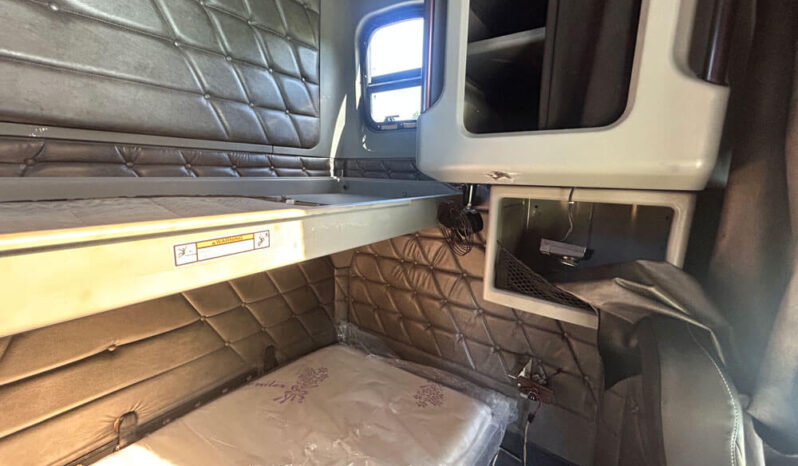 2006 FREIGHTLINER FLD132XL W/43K MILES ON OVERHAUL full