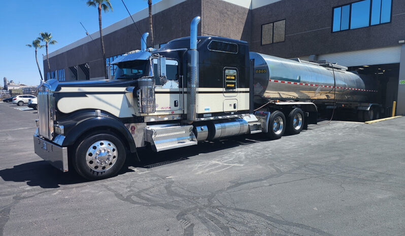 2018 KENWORTH W900 W/565HP CUMMINS ENGINE full