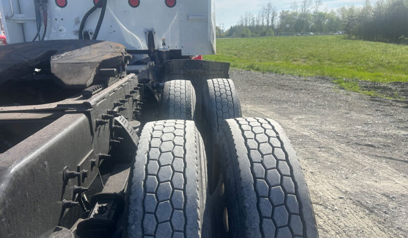 2015 PETERBILT 389 w/550 HP CUMMINS – TWO YEAR UNLIMITED MILEAGE NATIONWIDE WARRANTY full