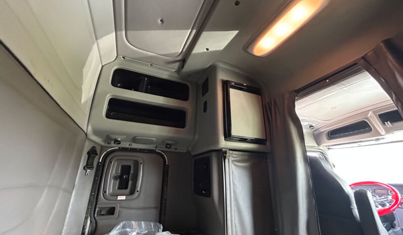 2015 PETERBILT 389 w/550 HP CUMMINS – TWO YEAR UNLIMITED MILEAGE NATIONWIDE WARRANTY full